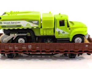 HO Scale  ROCO WAGON with Truck Load  (Pre-owned)