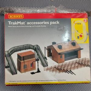 Hornby 8085 Water Tower and Goods Shed Kit ( Pre-owned)