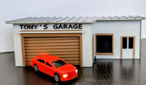 HO/OO Automobile Garage with Lighted Car