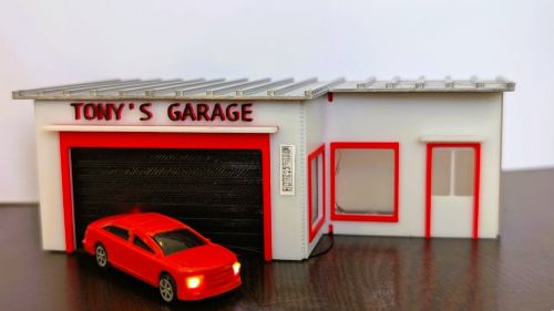HO/OO Automobile Garage with Lighted Car - Image 2